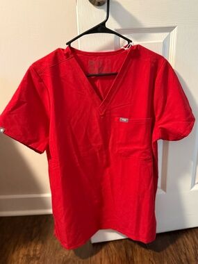 FIGS Technical Collection Red V-Neck Scrub Top Size Large